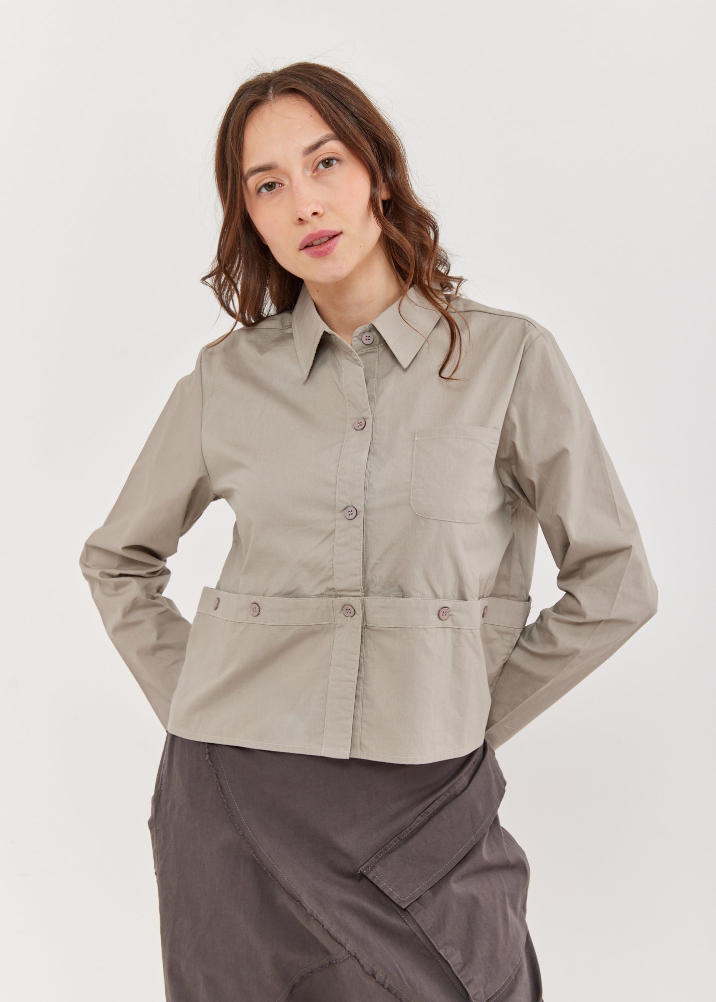 חולצה מכופתרת מתכוננת לקצר סטון