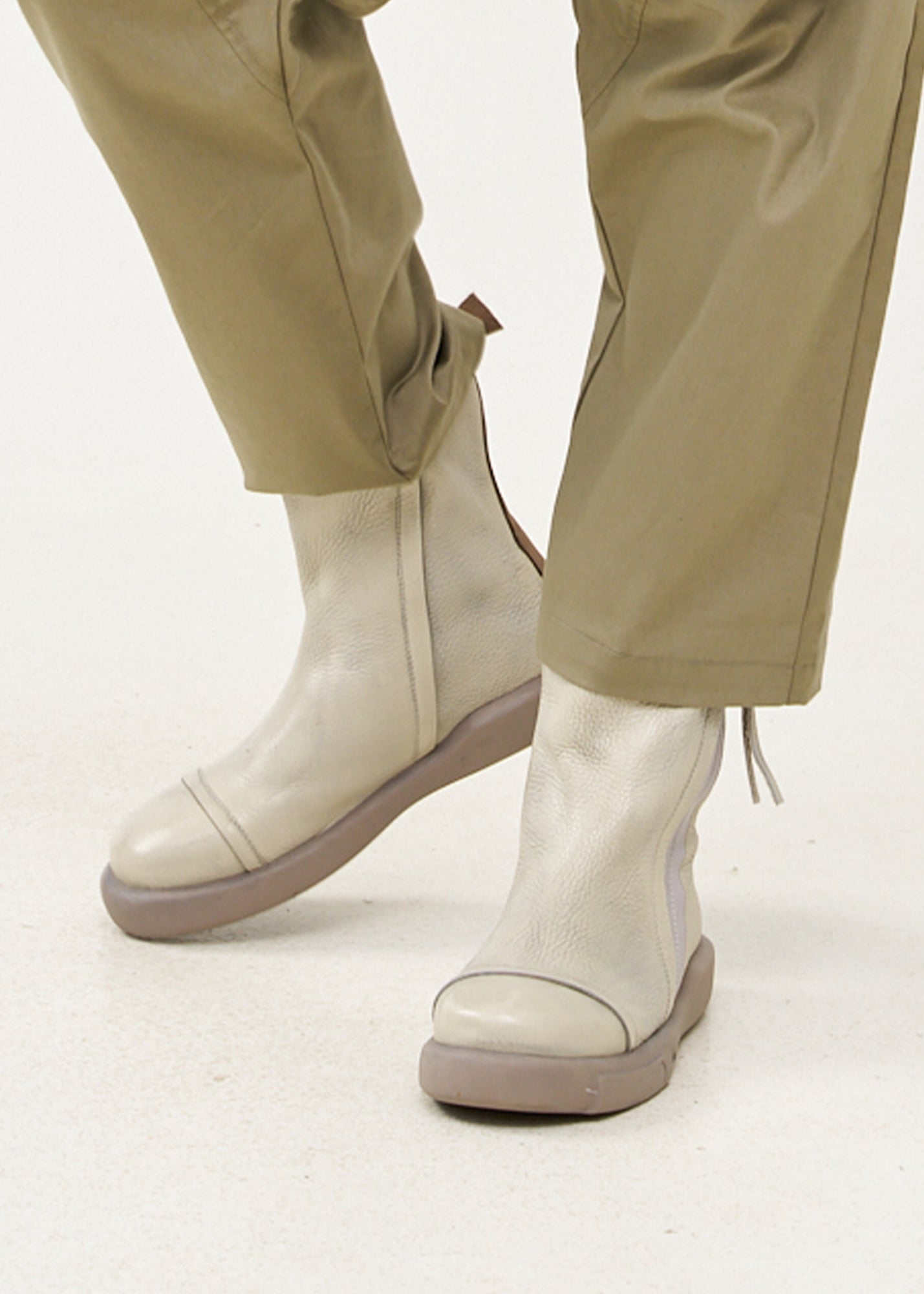 מגפוני נוחות מעור עם רוכסן הפוך סטון