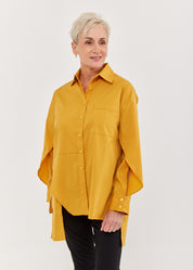 חולצה גברית אסימטרית שרוול פתוח חרדל