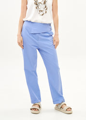 מכנסיים עם חצי חגורה רחבה כחול