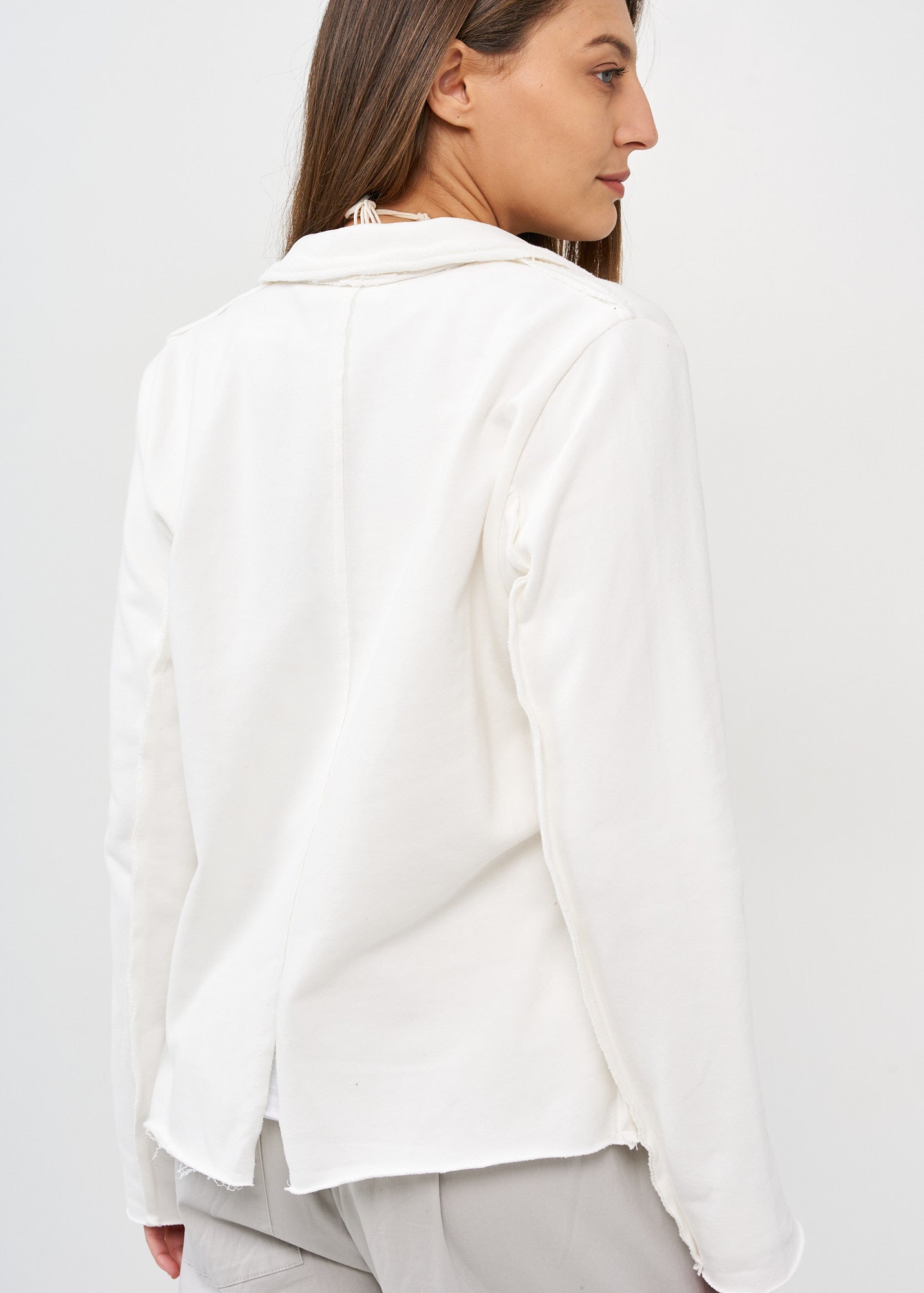 בלייזר תפרים חיצוניים לבן