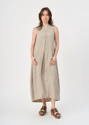 שמלה עם חצי כפתרה וצווארון חום