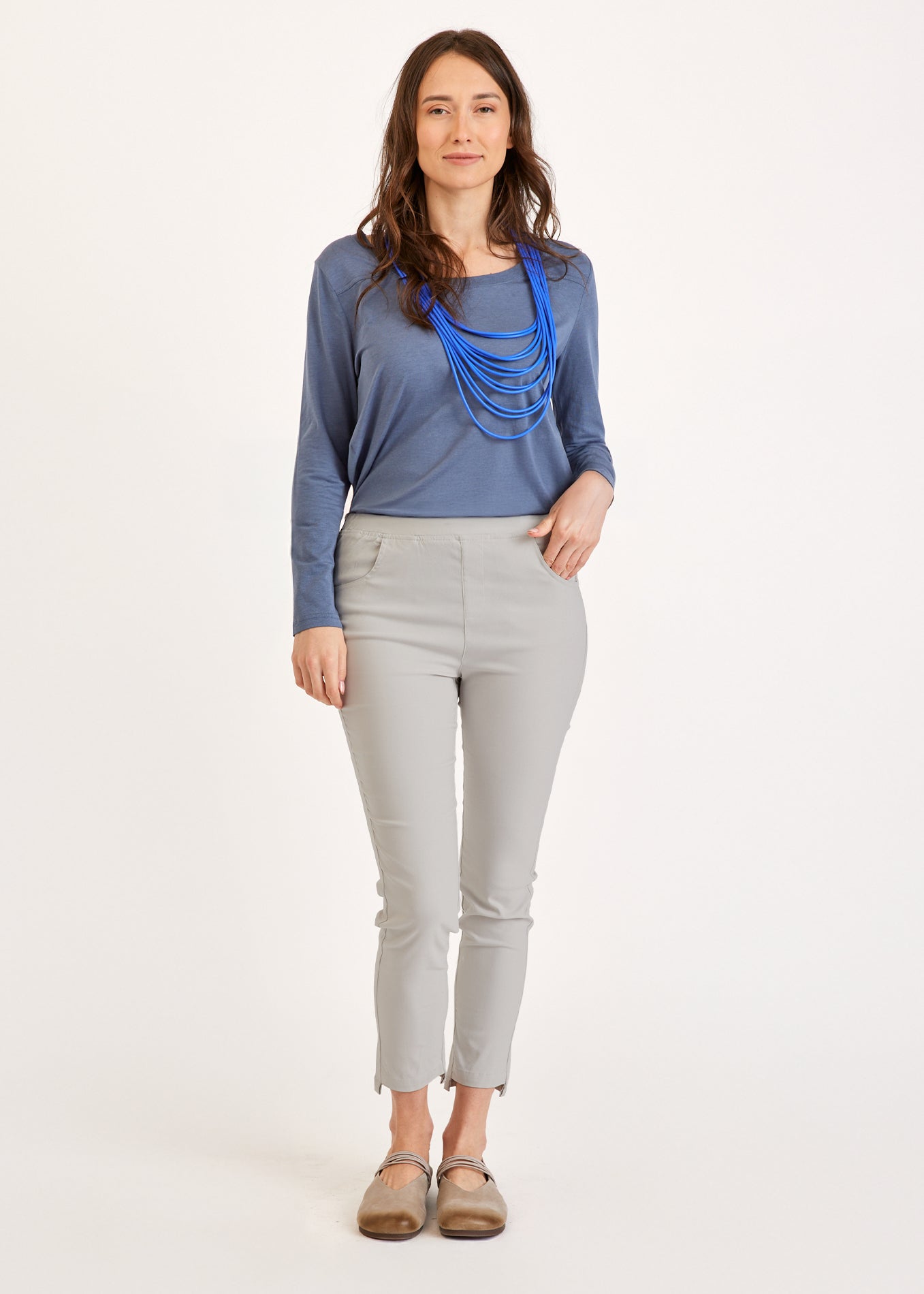 מכנסיים צמודים גומי למעלה אפור בהיר