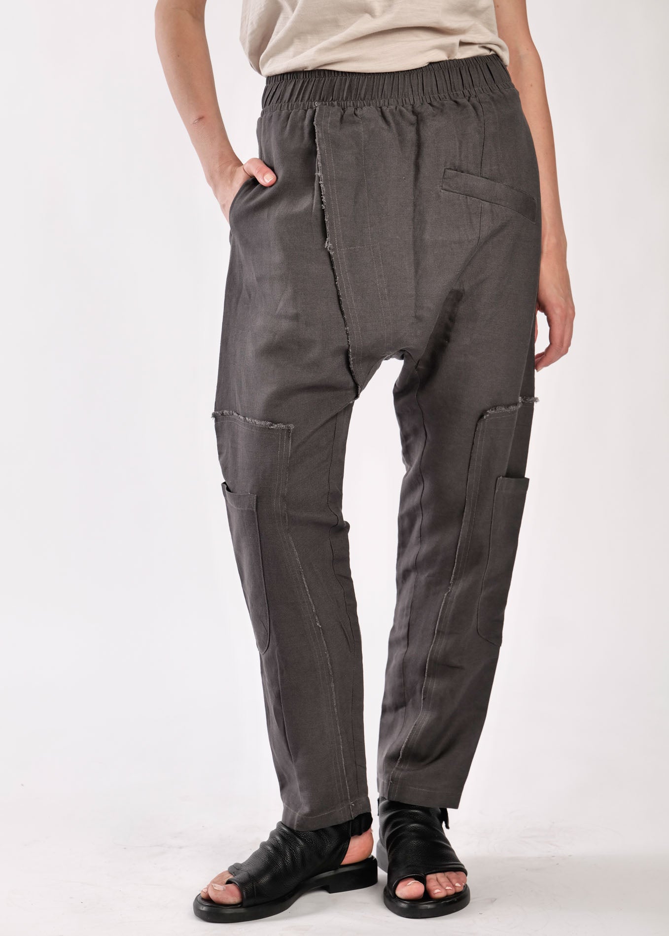 מכנס שקי פשתן תיפורים מרובעים אפור