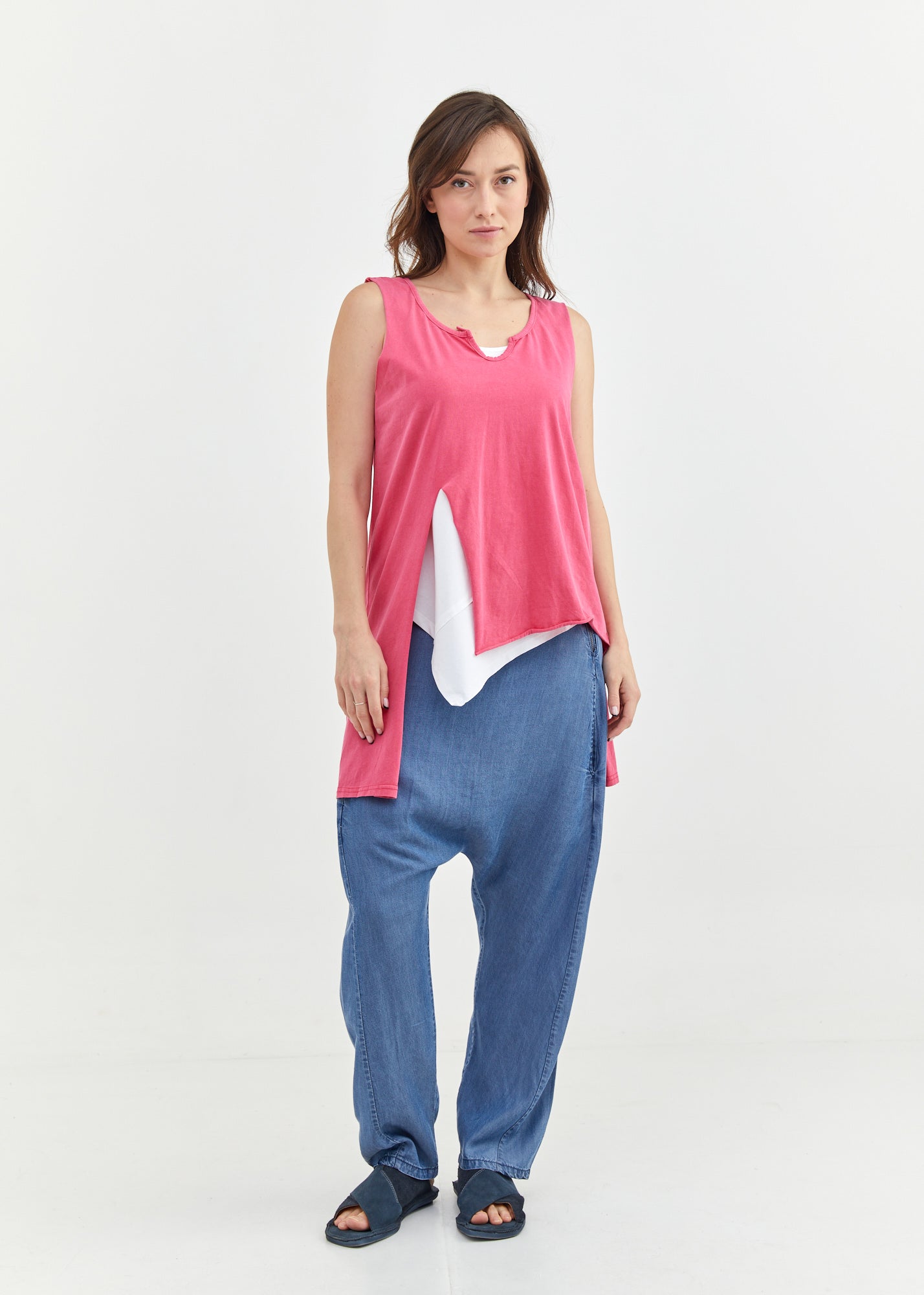 Fuchsia pink small v-neck top with front cut