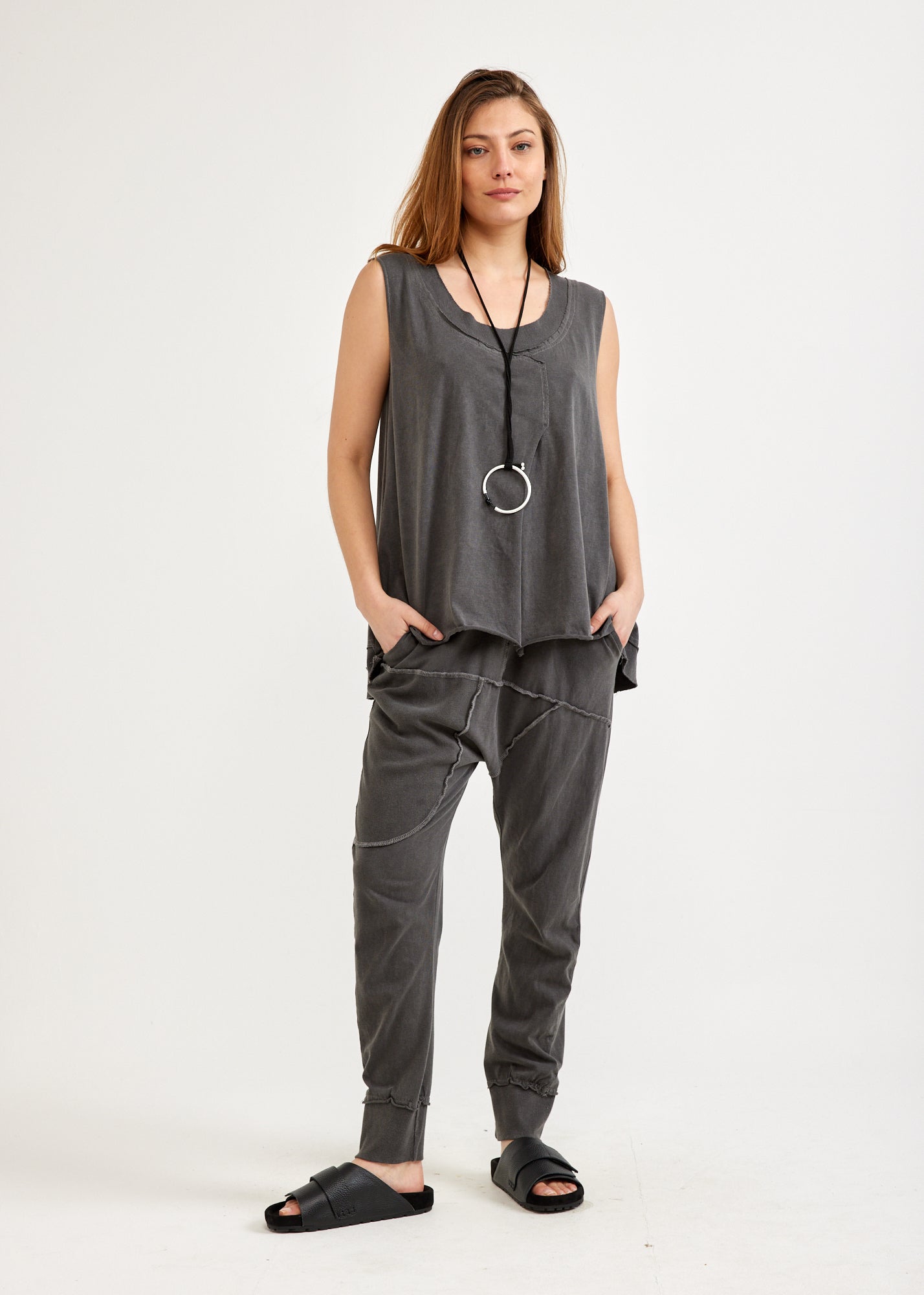 Dark gray outer seam rib combination pants