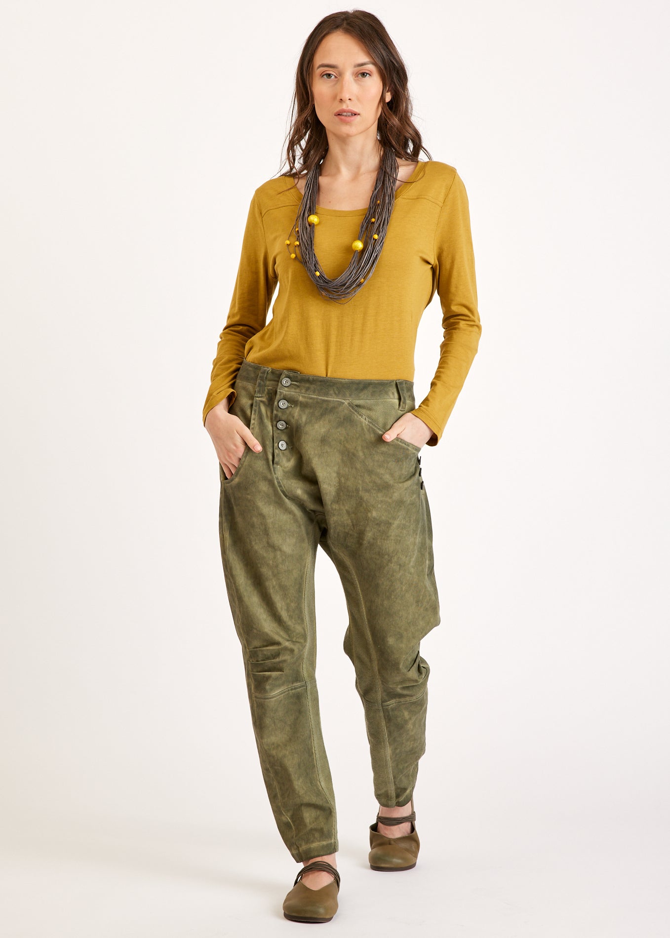 מכנסיים שילוב שני בדים עם כפתורים ירוק