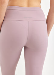 Basic tights with a pink two-stripe belt