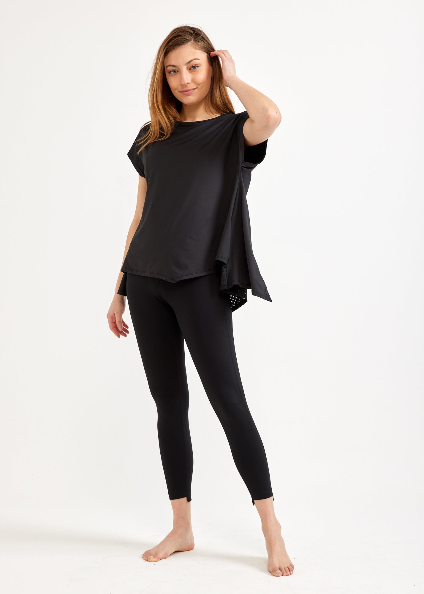 Black tank top-like back training shirt