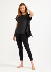 Black tank top-like back training shirt