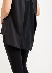 Black tank top-like back training shirt