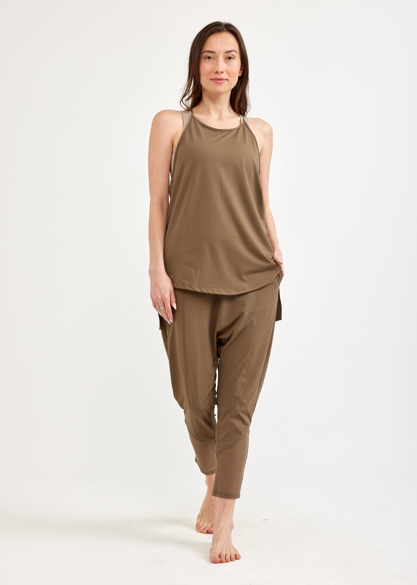 גופיית אימון איקס בגב שילוב רשת ירוק