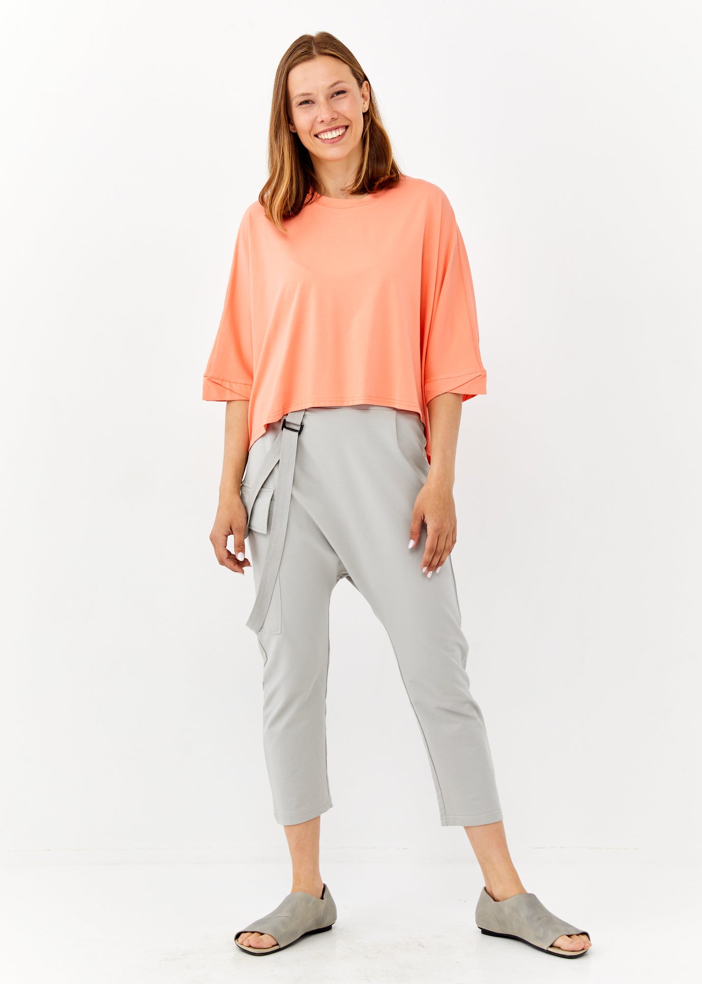 Short sleeve shirt with twisted orange ending