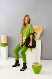 סנדלים גבוהים עם רצועות ואבזם שחור