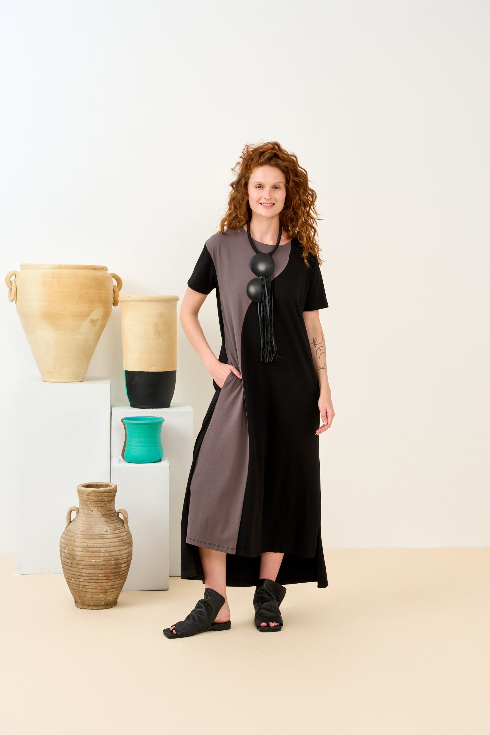 כפכפי עור אצבע גבוהים קדימה שחור