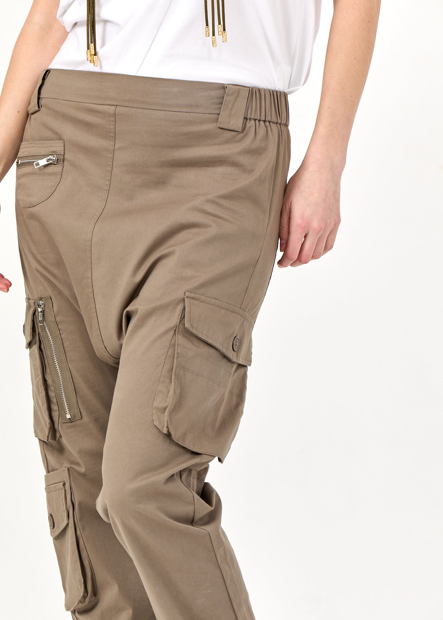 Long pants with brown cargo pockets