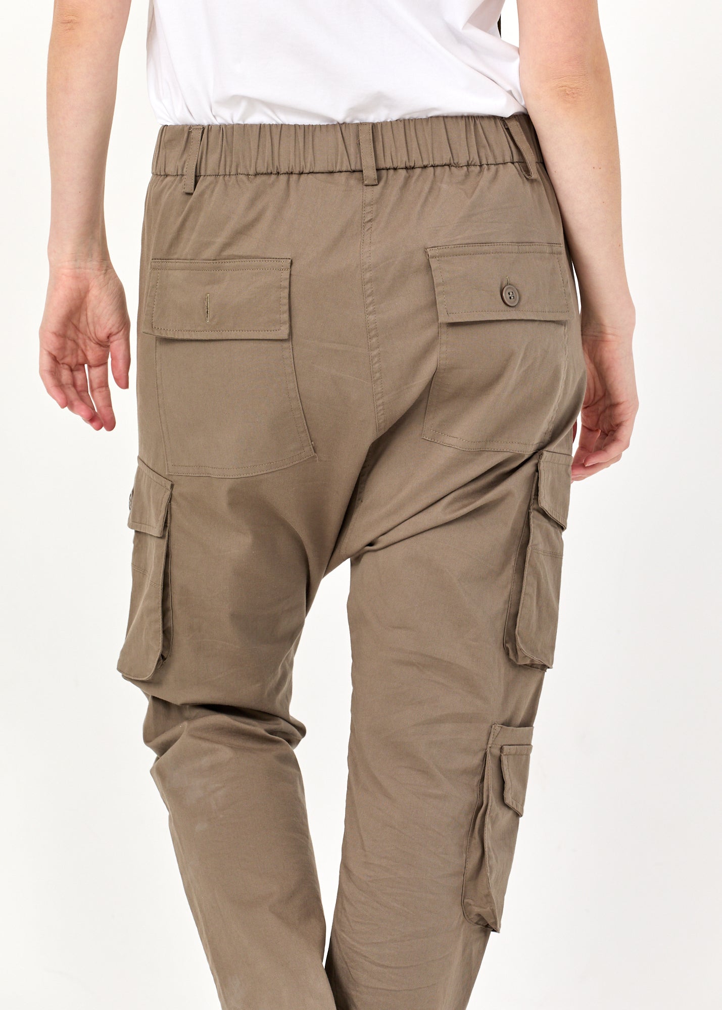 Long pants with brown cargo pockets