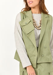 וסט סגירה אלכוסנית וכיס בדש ירוק