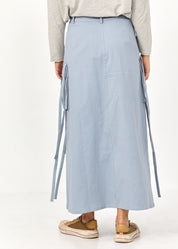 חצאית שסע מקדימה וכיסי קרגו כחול