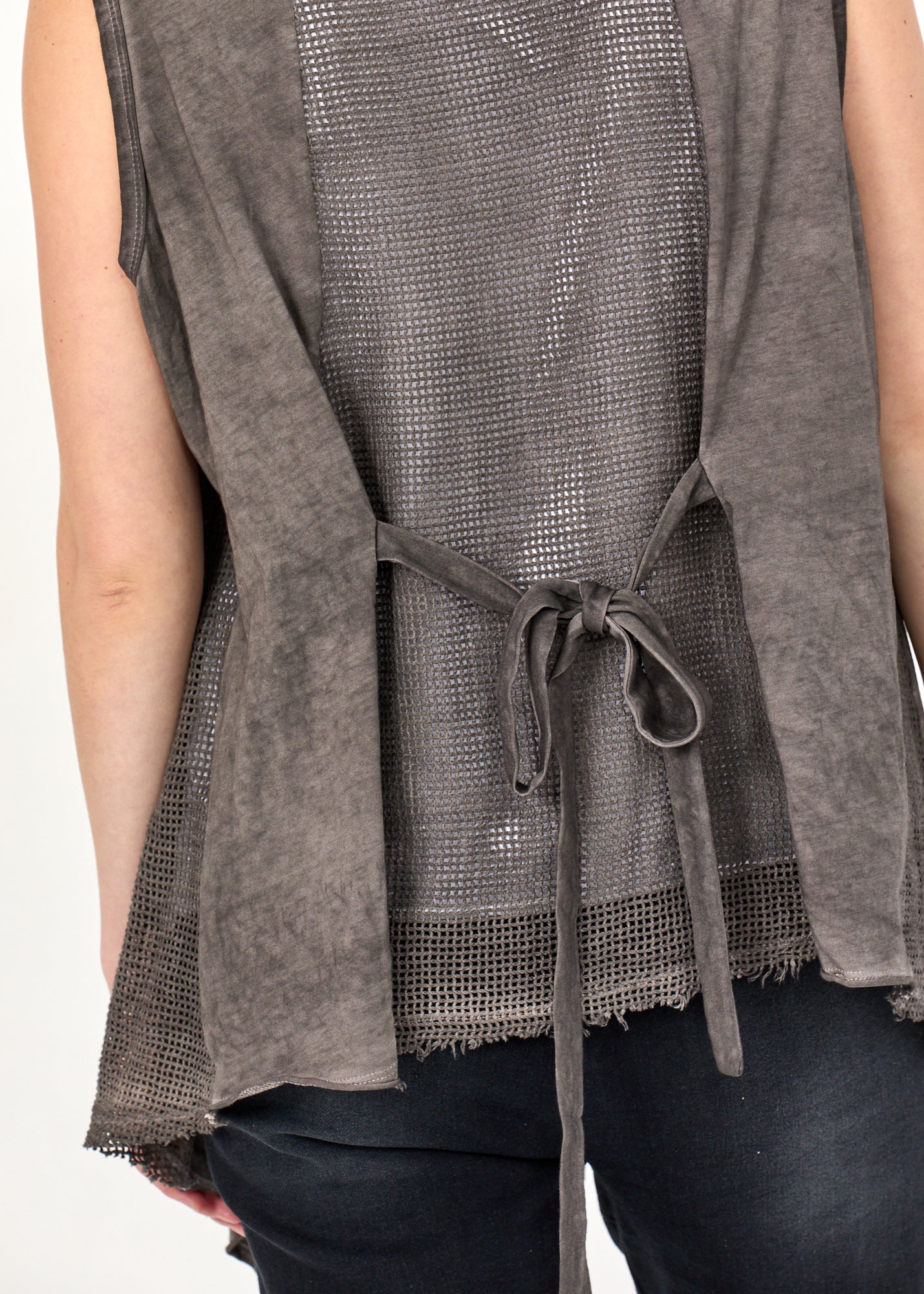 וסט שילוב רשת שחור ווש