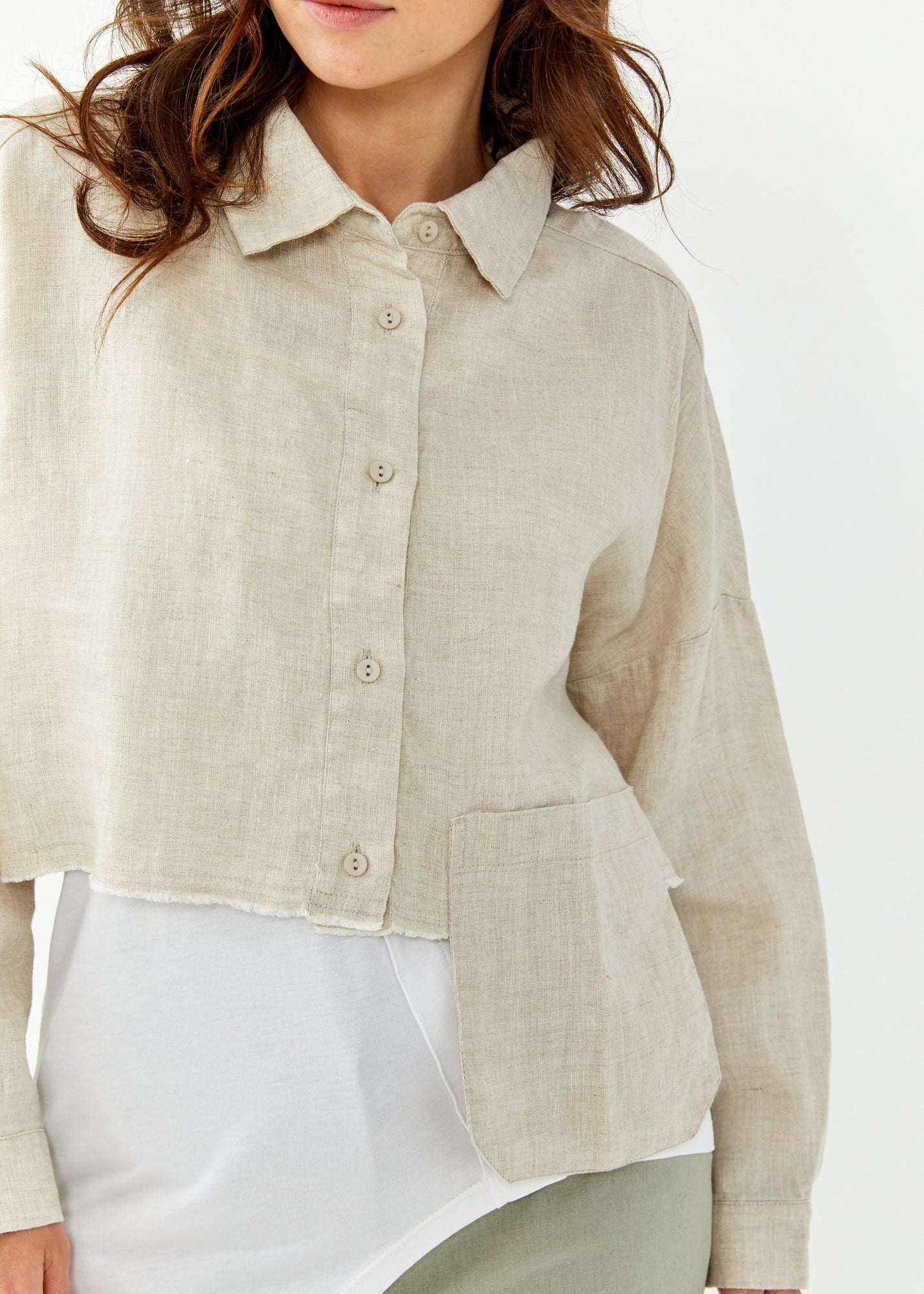 Linen button-up with beige hanging pocket