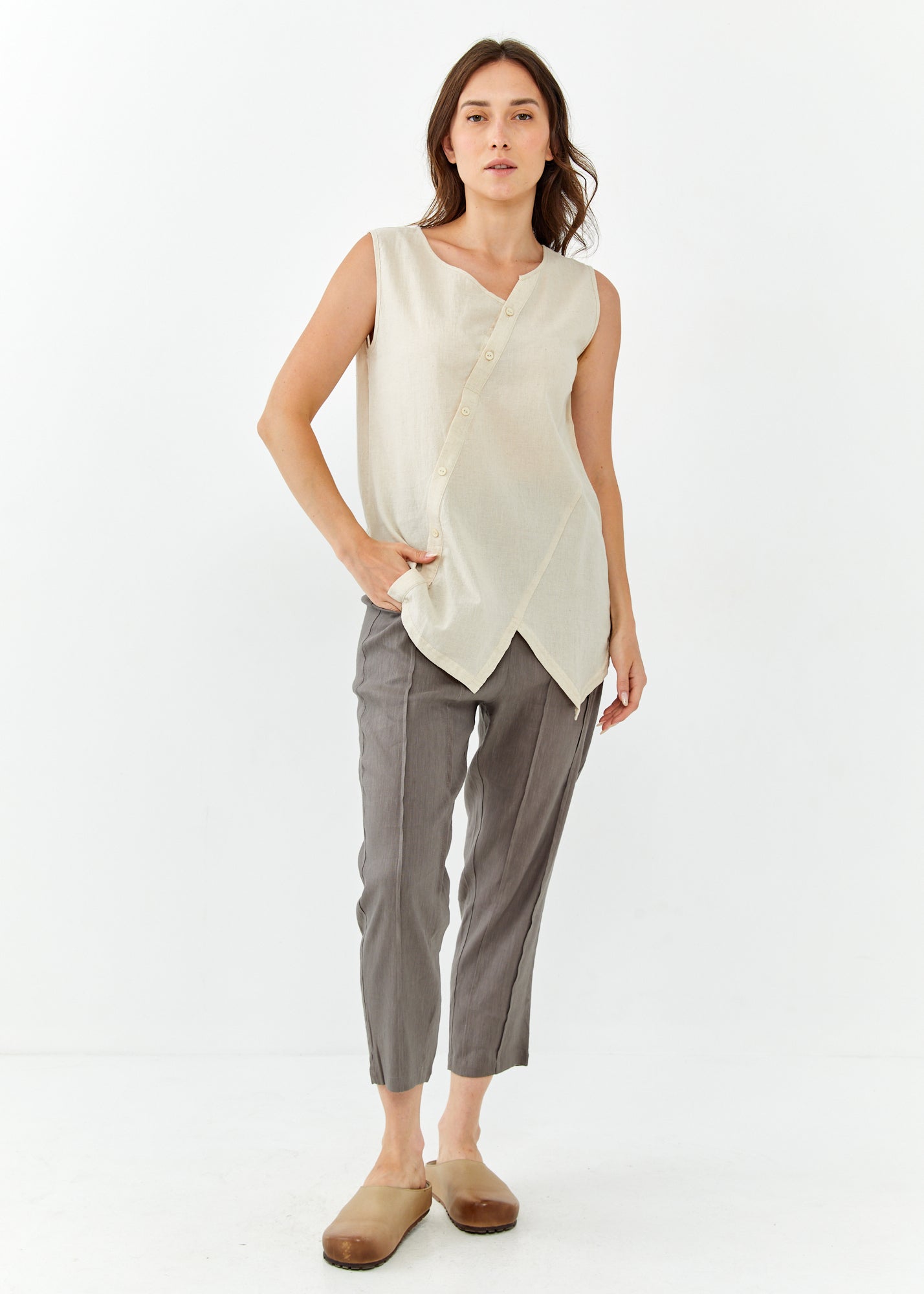 גופייה כפתרה אלכסונית אופוויט