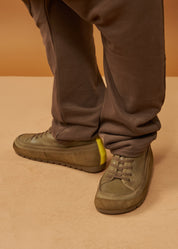 נעלי עור רכות לנשים עם שרוכי גומי חום