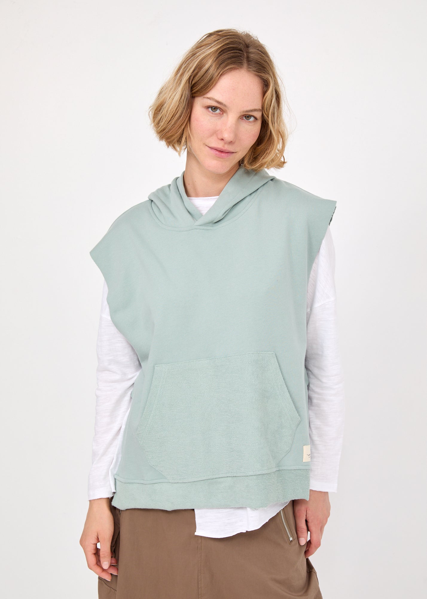 ווסט פתחים מעוגלים וכיס כחול בהיר