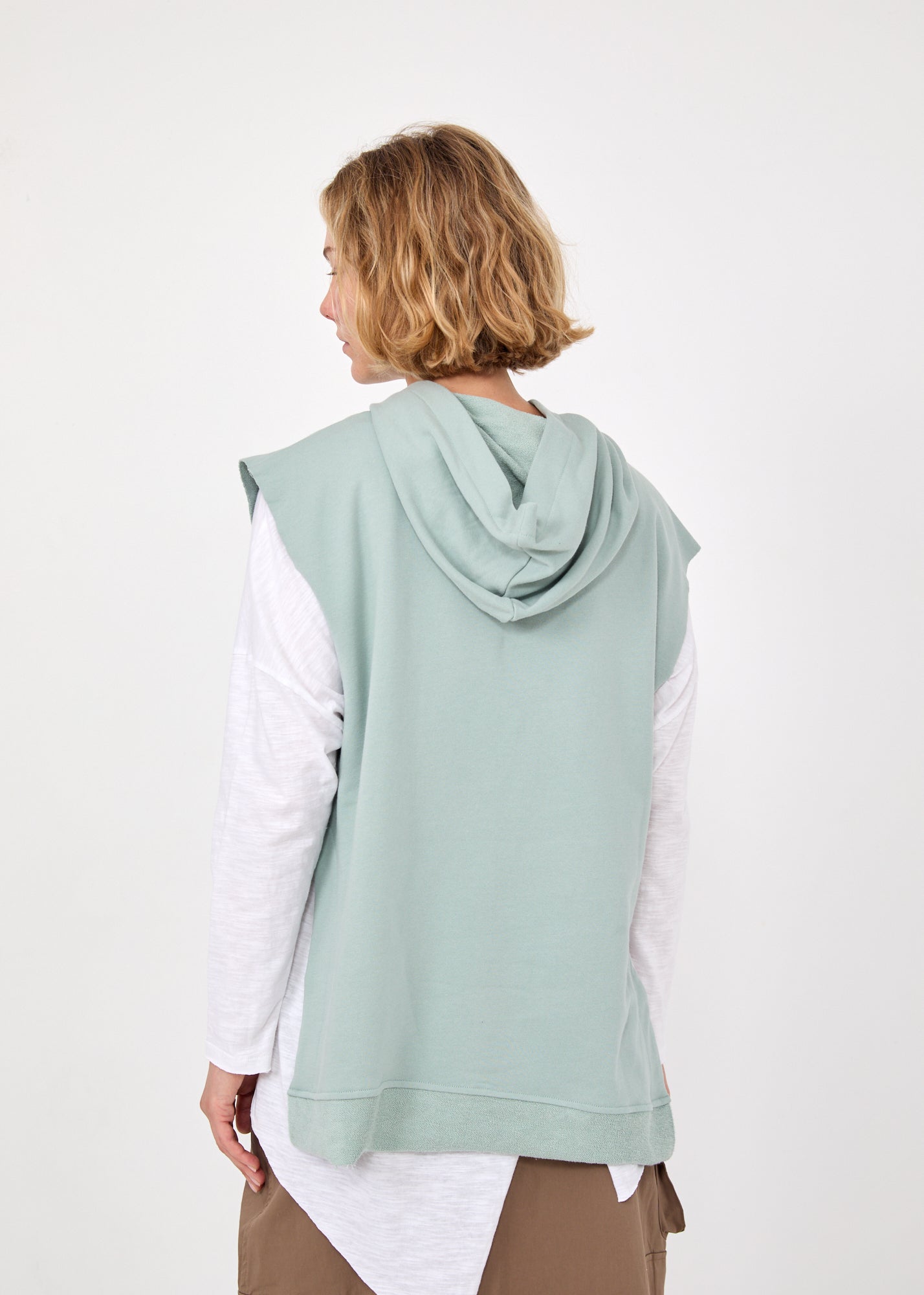 ווסט פתחים מעוגלים וכיס כחול בהיר