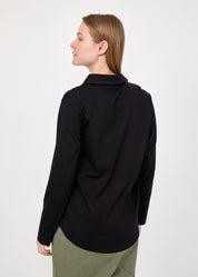 חולצה מכופתרת אסימטרית בד רך שחור