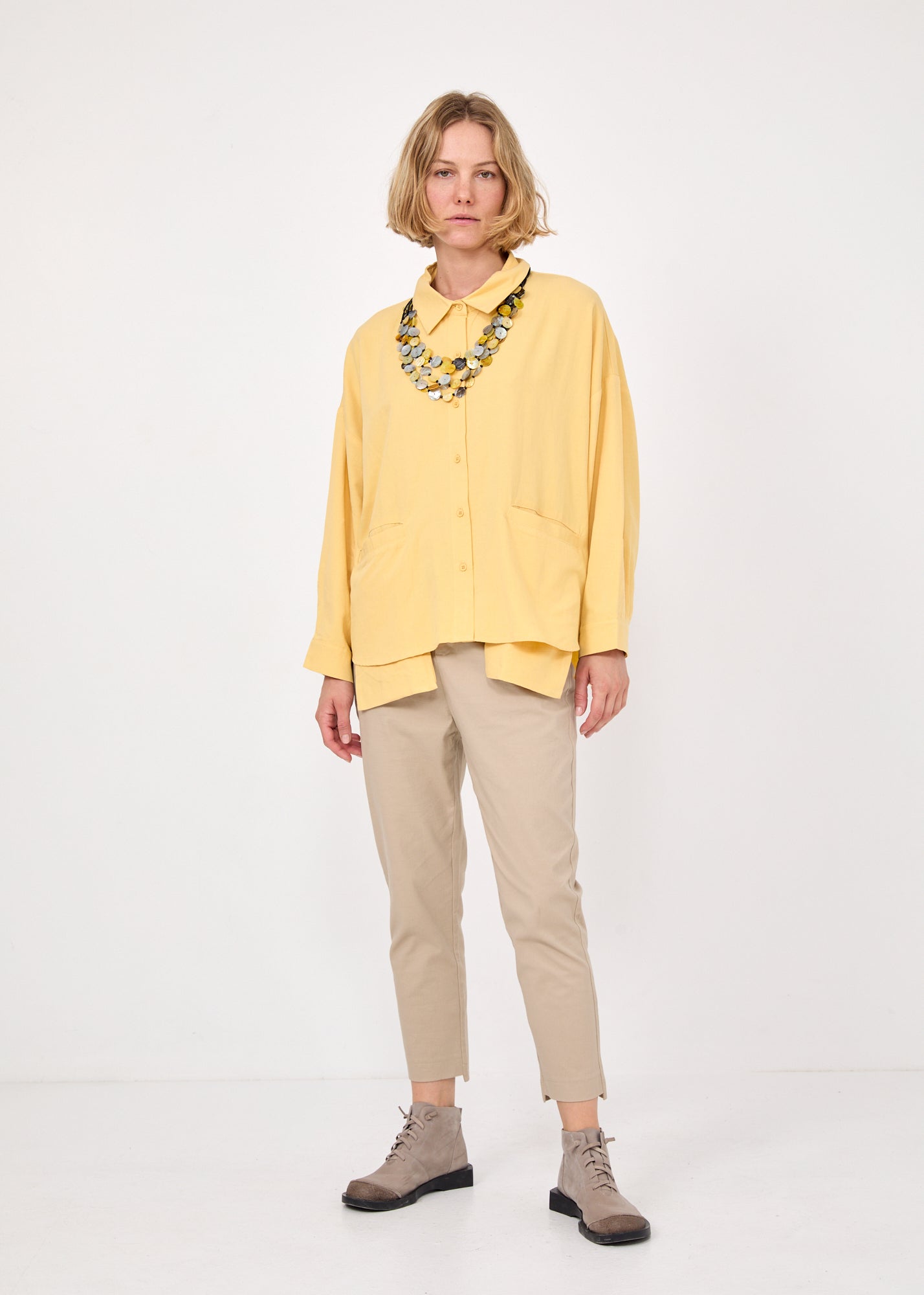 חולצה מכופתרת שרוול ארוך כיסים בולטים צהוב