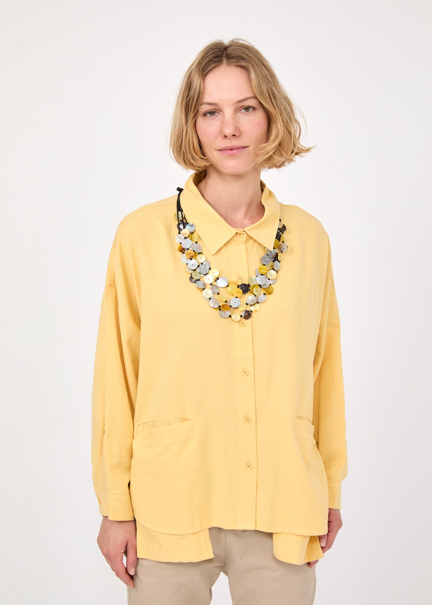 חולצה מכופתרת שרוול ארוך כיסים בולטים צהוב
