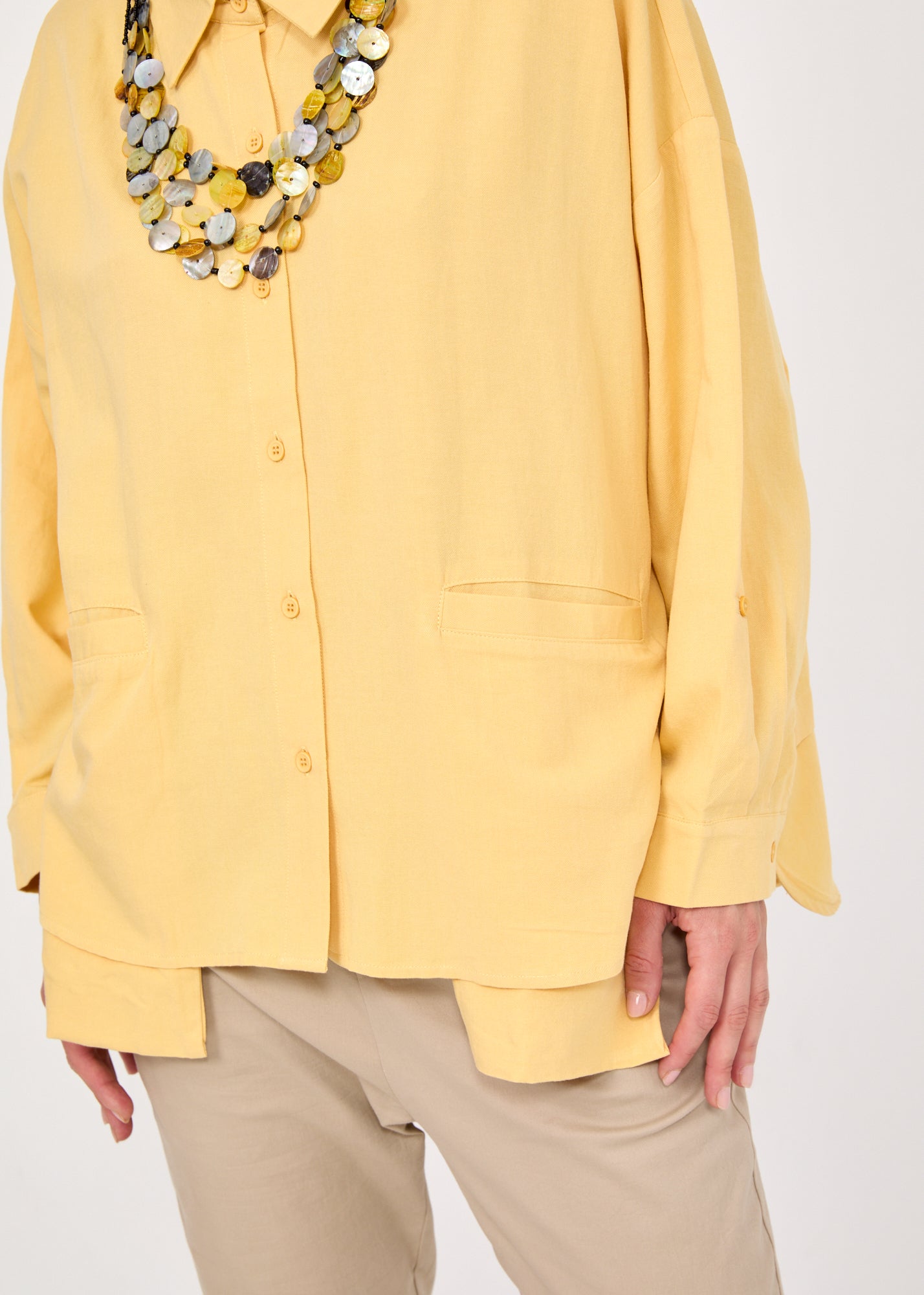 חולצה מכופתרת שרוול ארוך כיסים בולטים צהוב