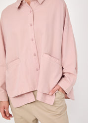חולצה מכופתרת שרוול ארוך כיסים בולטים ורוד