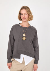 סווטשירט פוטר אסימטרי שילוב ריב אפור כהה