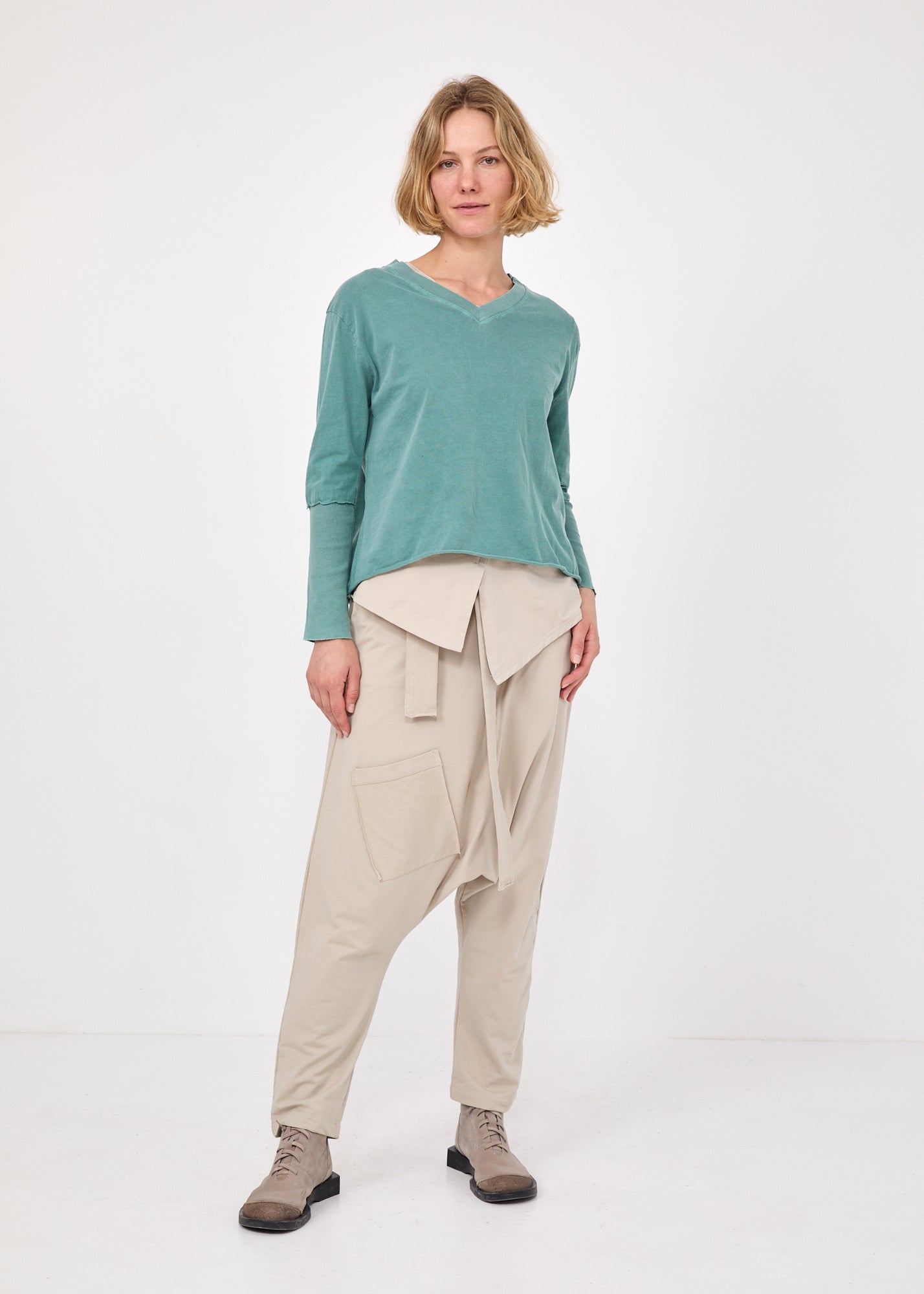 חולצה צווארון וי שילוב ריב ירוק כהה ווש