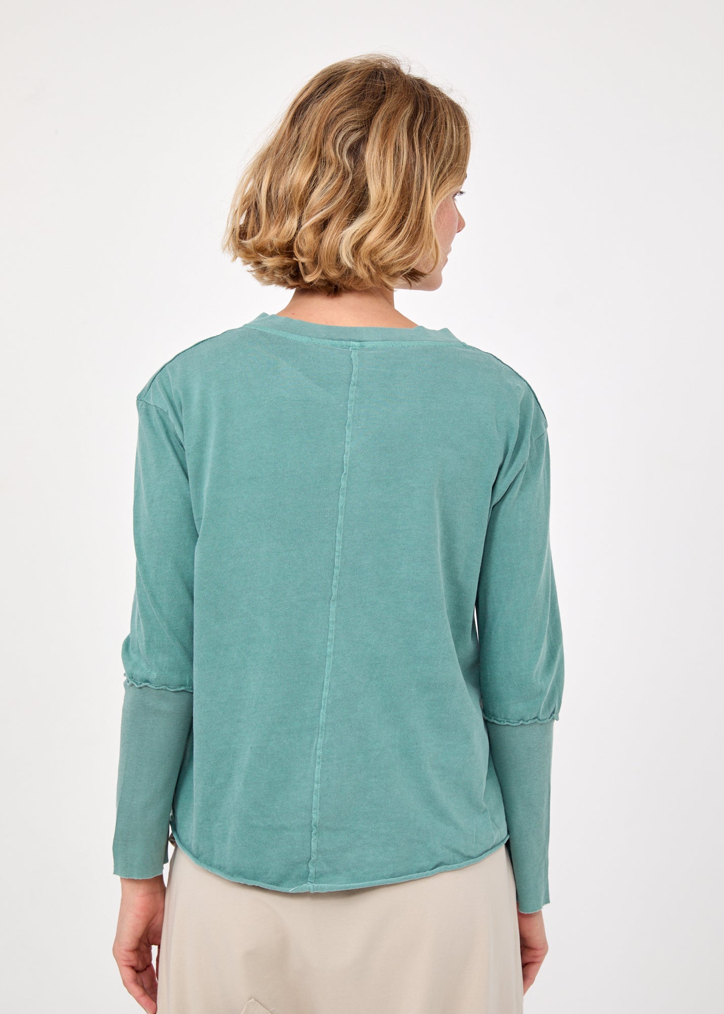 חולצה צווארון וי שילוב ריב ירוק כהה ווש