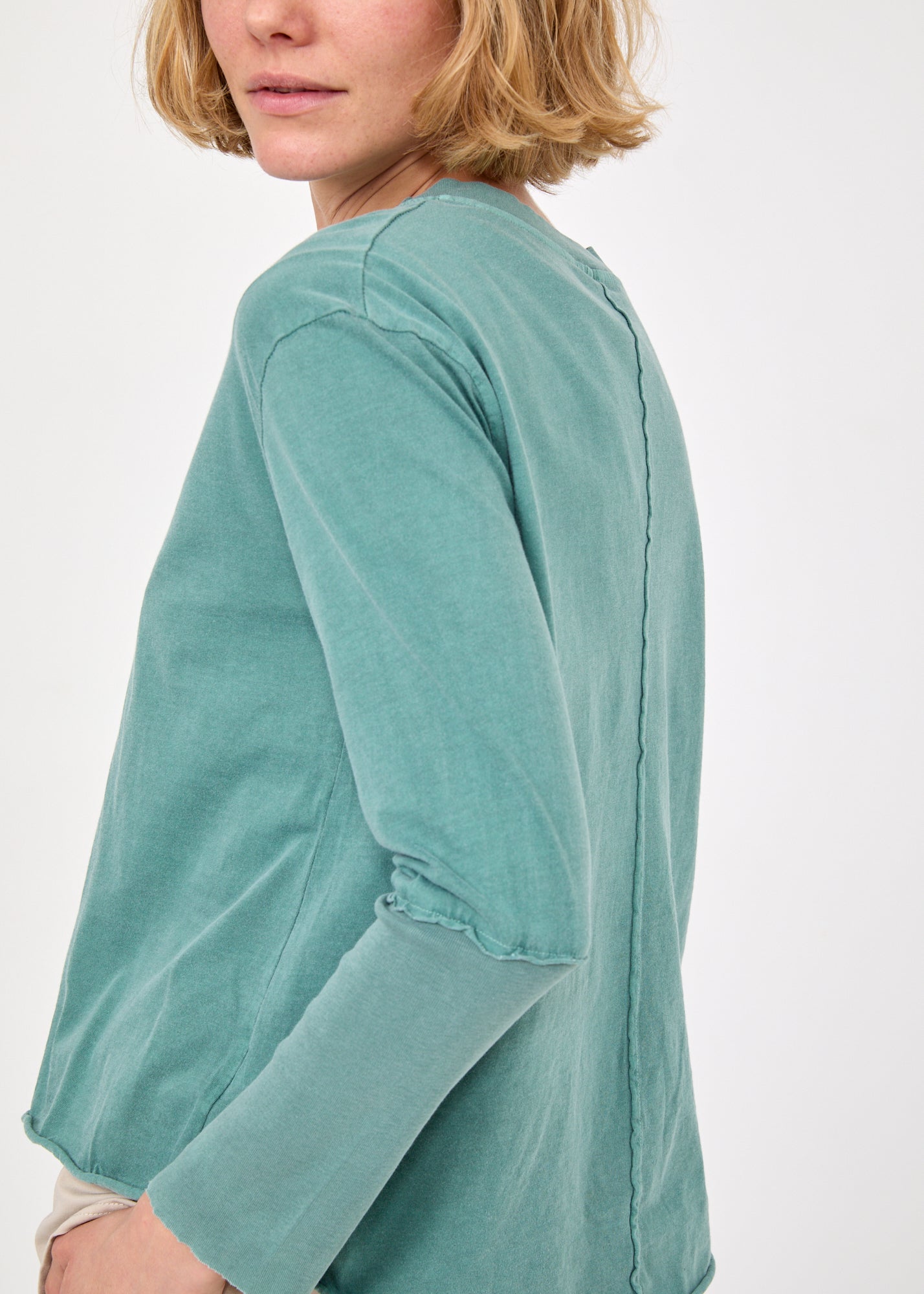 חולצה צווארון וי שילוב ריב ירוק כהה ווש