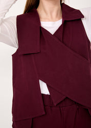 וסט אסימטרי עם כפתור סגול