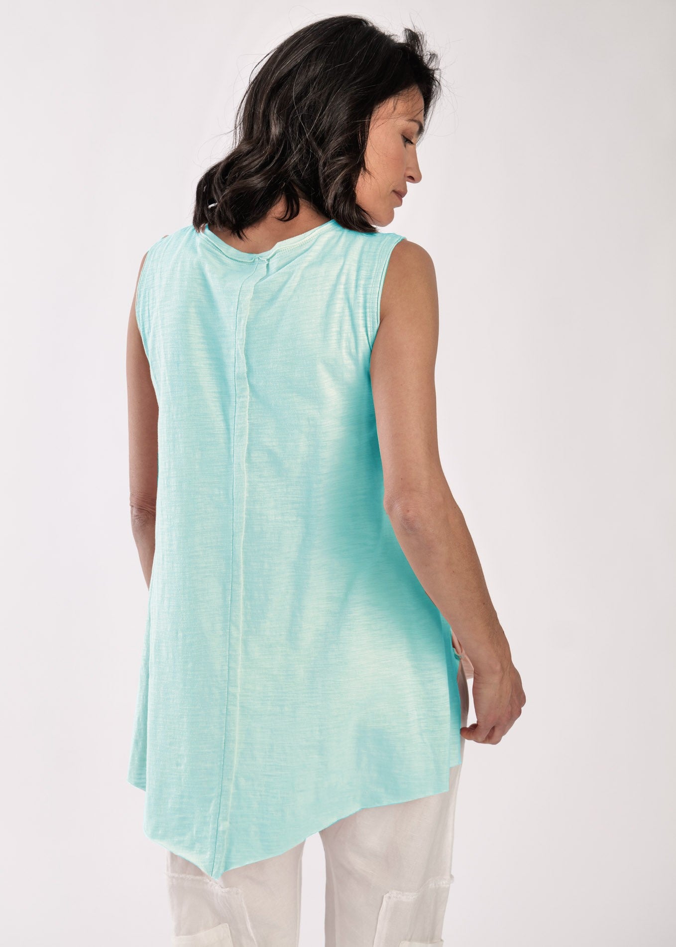 3/4 sleeve shirt with a blue triangle ending