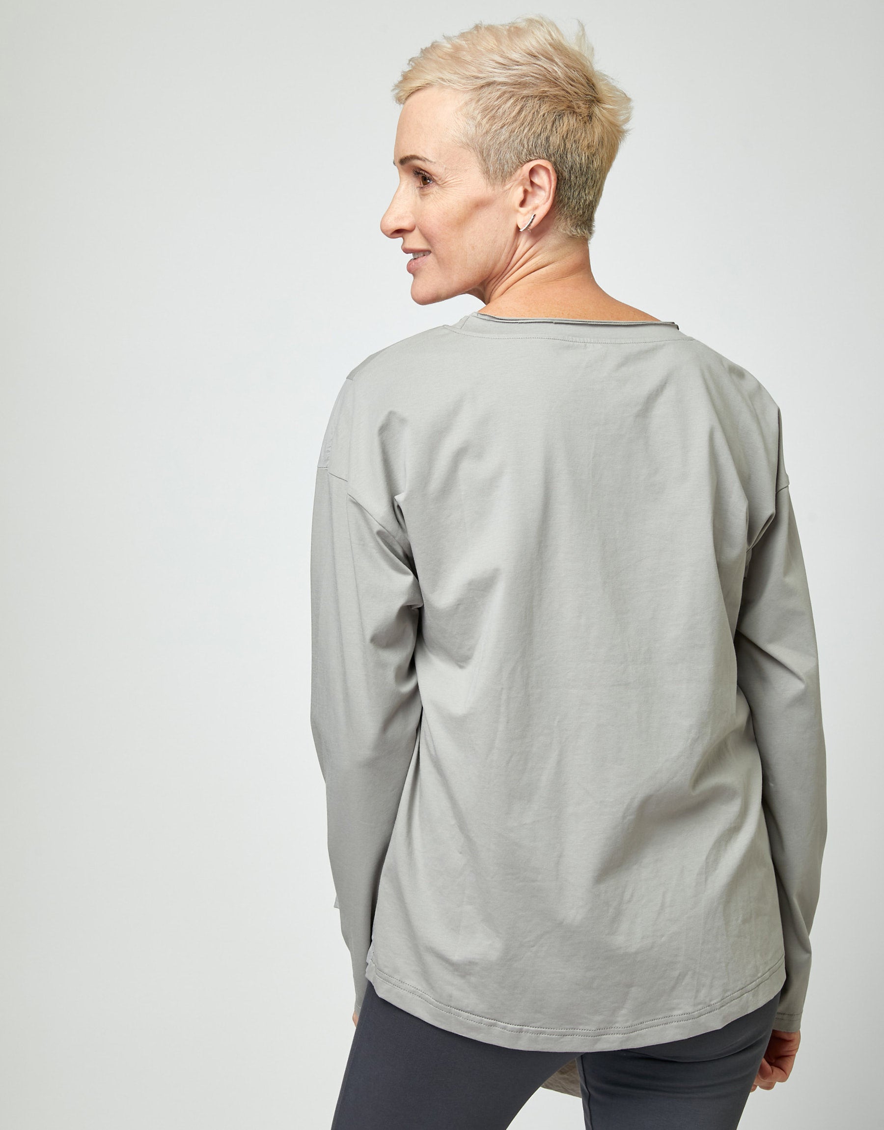 חולצה שילוב ניילון כיס קדמי יוצא וסרט אפור