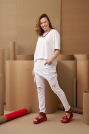 סנדלי עור גבוהים עם אבזמים אדום