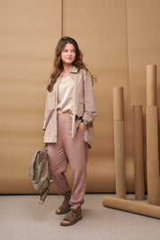 סנדלים מעור סגורות מאחורה ואבזם חום