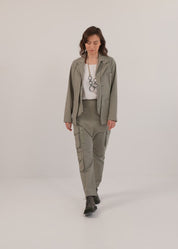 Long pants with black cargo pockets