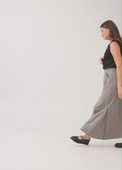 חצאית עם רוכסנים שילוב סרט אפור