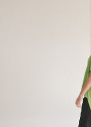 A-line shirt with wide sides and a brown loop