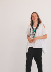 חולצה קצרה סיומת מדורגת פתחים בשרוולים סגול