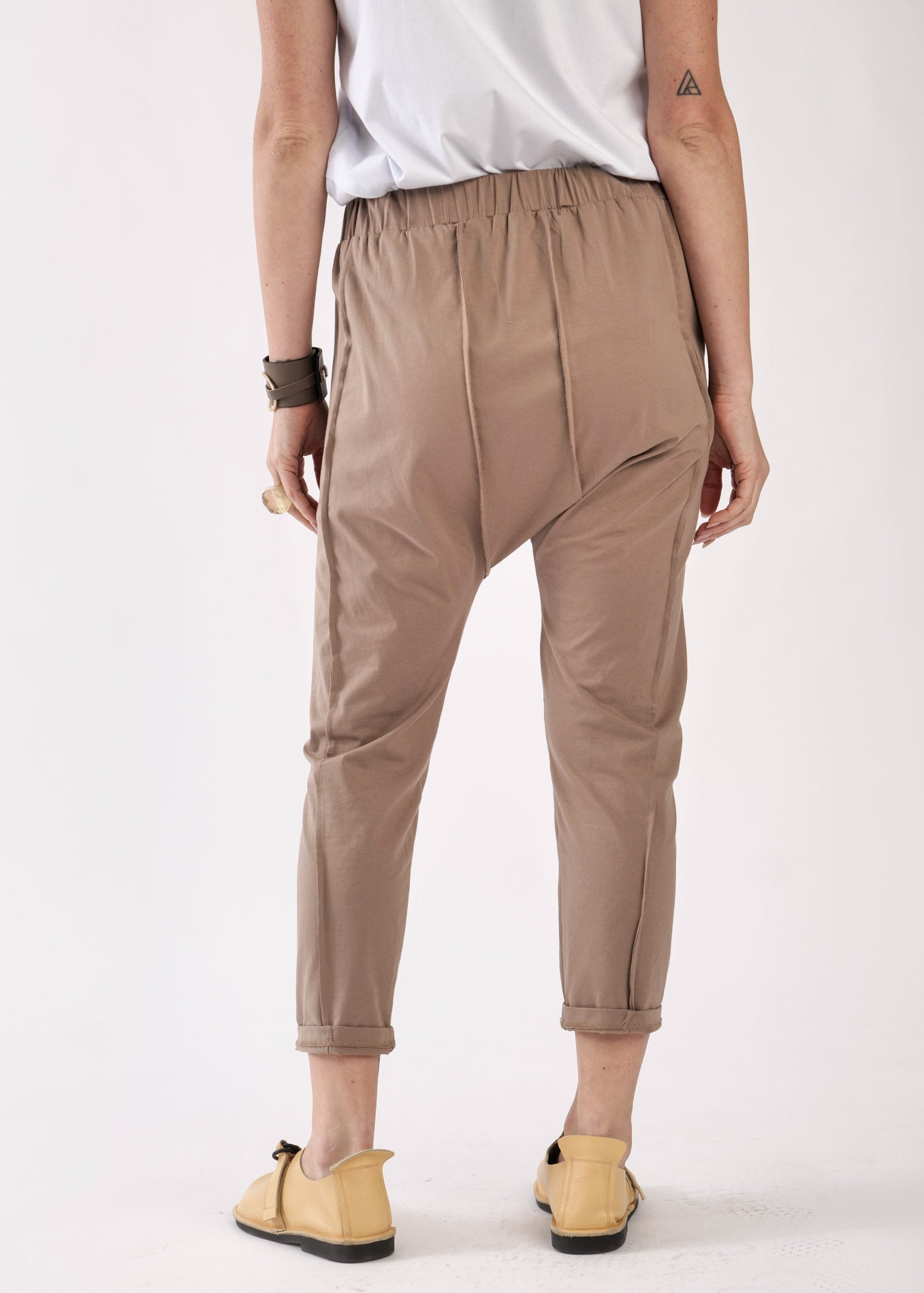 Boy pants 3/4 with stitching and rubber on the back brown