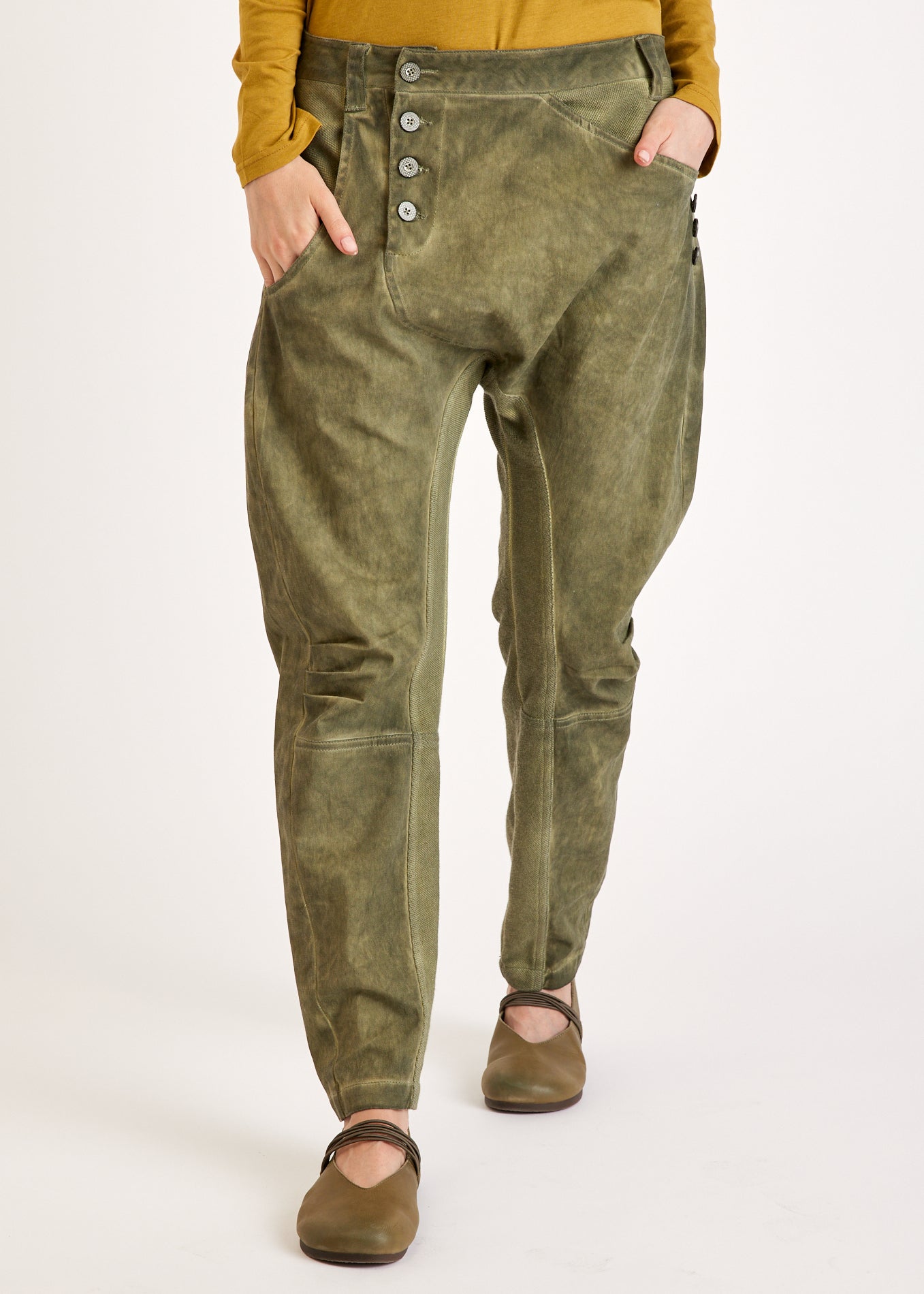 מכנסיים שילוב שני בדים עם כפתורים ירוק