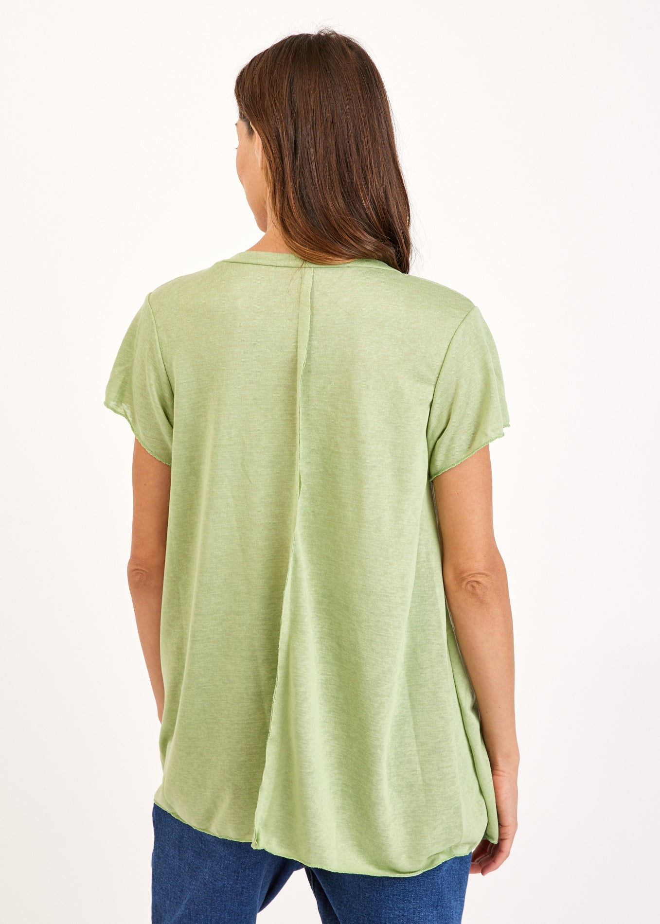 טי שרט וי במראה פשתן ירוק